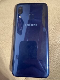 Samsung Galaxy A20e - 3
