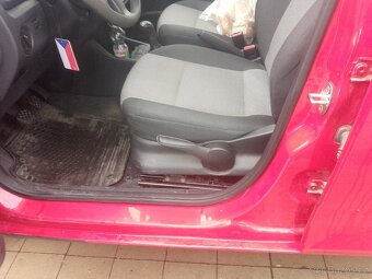 Prodám fabia 2 12 TSI 63 kW rok 2010 stk nová - 3
