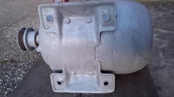 elektromotor 3f MEZ Mohelnice 220/380V/0,75kW/910ot./min - 3