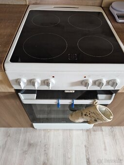 Elektrický sporák se sklokeramickou deskou - 3