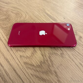 iPhone SE 2022 64GB red, pěkný stav, 12 měsíců záruka - 3