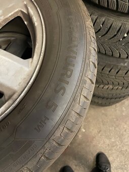 195/65R15 - 3