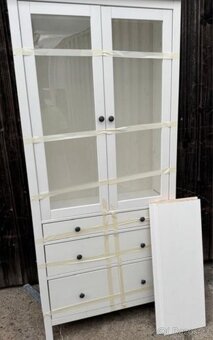 HEMNES VITRÍNA - 3