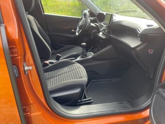 Prodám Peugeot 2008 1.2 96kw r.v.2020 - 3