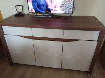 Obývací sestava 3 komoda a 2 polic a bar - 3