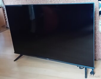 Prodám zánovní televizi v záruce Heisense 40" Smart LED - 3