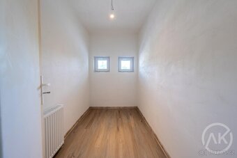 Pronájem kanceláře na skvělém místě v blízkosti centra, ul. - 3