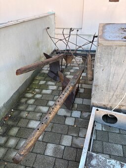 Mlaticka a pluhy - 3