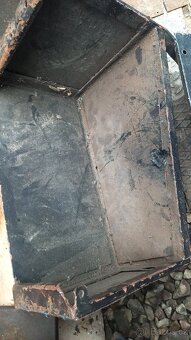 Zetor6711/6911-kastliky nářadí a baterky - 3