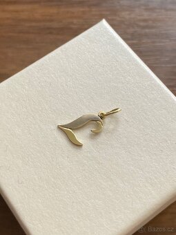 Zlatý přívěsek - 3