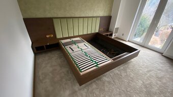 DUBOVÁ POSTEL - 200x200 - Levitující - 3