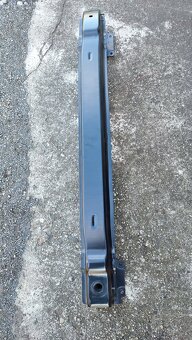 výztuha zadního nárazníku VW - 3