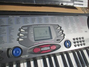Nabízím klávesy Casio+originál krabice a adapter. Plně funkč - 3
