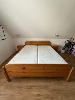 Masivní borovicová postel 180x210cm + matrace + noční stolky - 3