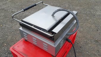 Kontaktní gril Potis ( rýhované desky ), 220-230V, 3 kw - 3