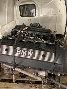 Motor m54 b25 - 3