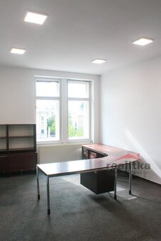Pronájem nebytových prostor na Dolním náměstí v Opavě - 3
