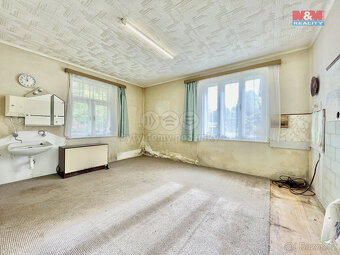 Prodej rodinného domu se zahradou, 733 m², Dolní Dobrouč - 3