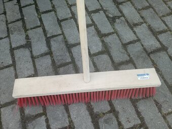 Koště šířka 60 cm x 8 cm PC 550 Kč - 3