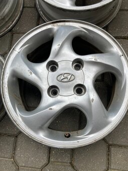 sada kol pro Hyundai 4 x 100 15" 5,5J x 15 - 3