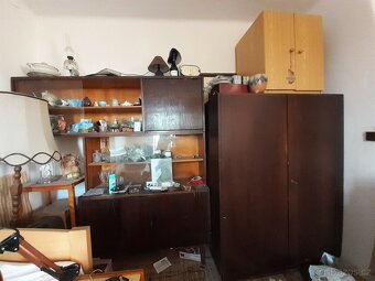 Šatní skříň a sekretář - 3