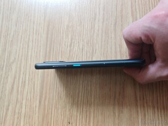 Asus Zenfone 8 - 3