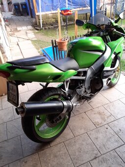 Kawasaki zx9r - 3