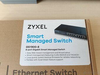 ZyXEL GS1900-8, 8-port GbE Smart Managed Switch - 3