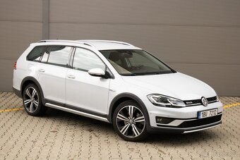 Volkswagen Golf - 3