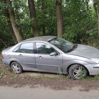 Focus sedan 2.0 16v, 2003 - 3