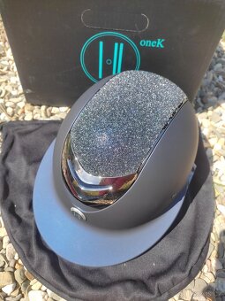 Nová helma ONE K Avance Glitter Chrome - 3