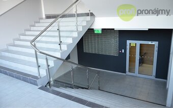 Pronájem přízemního skladového prostoru od 100 m² do 348 m² - 3