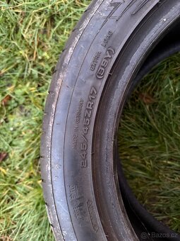 Prodam dve letni pneumatiky Dunlop 245/45 zr17 - 3