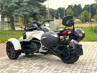 Can-am Spyder 1330 F3 SM6 MY2015 - 3