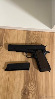 Airsoft pistol - 3