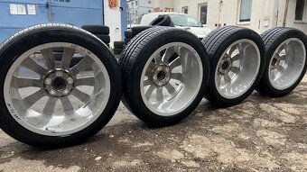 Sada zánovních letních ALU kol Škoda |5x112; 225/45/17| - 3