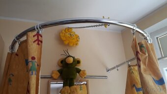 Zkušební kabinka, Vybavení prodejny - 3