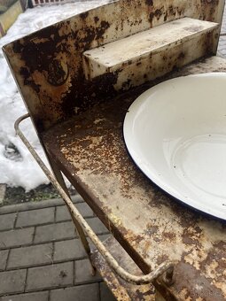 Starý toaletní stolek,kovový - 3