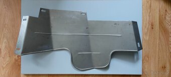 Plech pod motor-levý Škoda 105/120/130 - 3