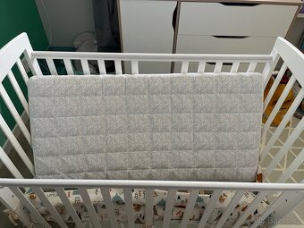 Dětská postýlka se stahovací bočnicí Drewex + matrace - 3
