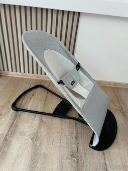 Babybjorn lehátko- houpátko Balance Soft Mesh - Silver/White - 3