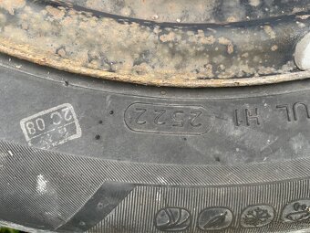 Celoroční Hankook Kinergy 4s2 195/65 r15 - 3