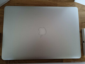 Apple MacBook Pro 15 - 2TB / i7/ 16GB/ Nové Příslušenctví - 3