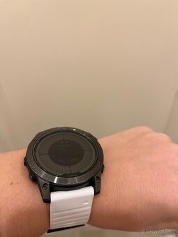 Garmin fenix 7X Solar - Gray/Black Silicone Band - 3
