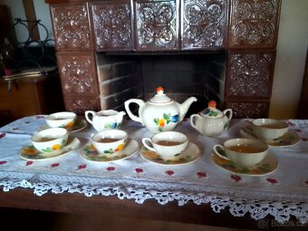 STAROŽITNÝ PORCELÁNOVÝ RUČNĚ MALOVANÝ ČAJOVÝ SERVIS - 3