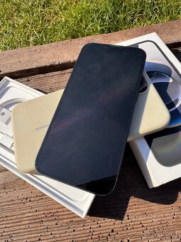 Apple iPhone 16e, 128GB, černý - 3