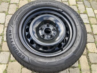 Zimní kola VW SHARAN 16" 5x112 GOODYEAR 205/60R16 96H 90% - 3
