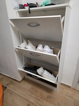 Bílý botník o rozměrech 105x59x17 cm - 3