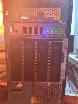 HP Proliant ML310e Gen8 Xeon E3-1220 V2 3,10Ghz 4x 8GB DDR3 - 3