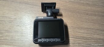 Autokamera AZDOME GS63H stav nové - 3